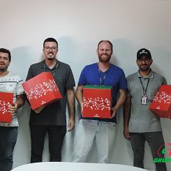 Cesta natalina entregue aos colaboradores.